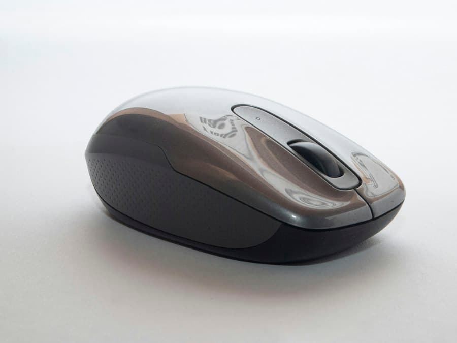 Logitech B100 Wireless Mouse